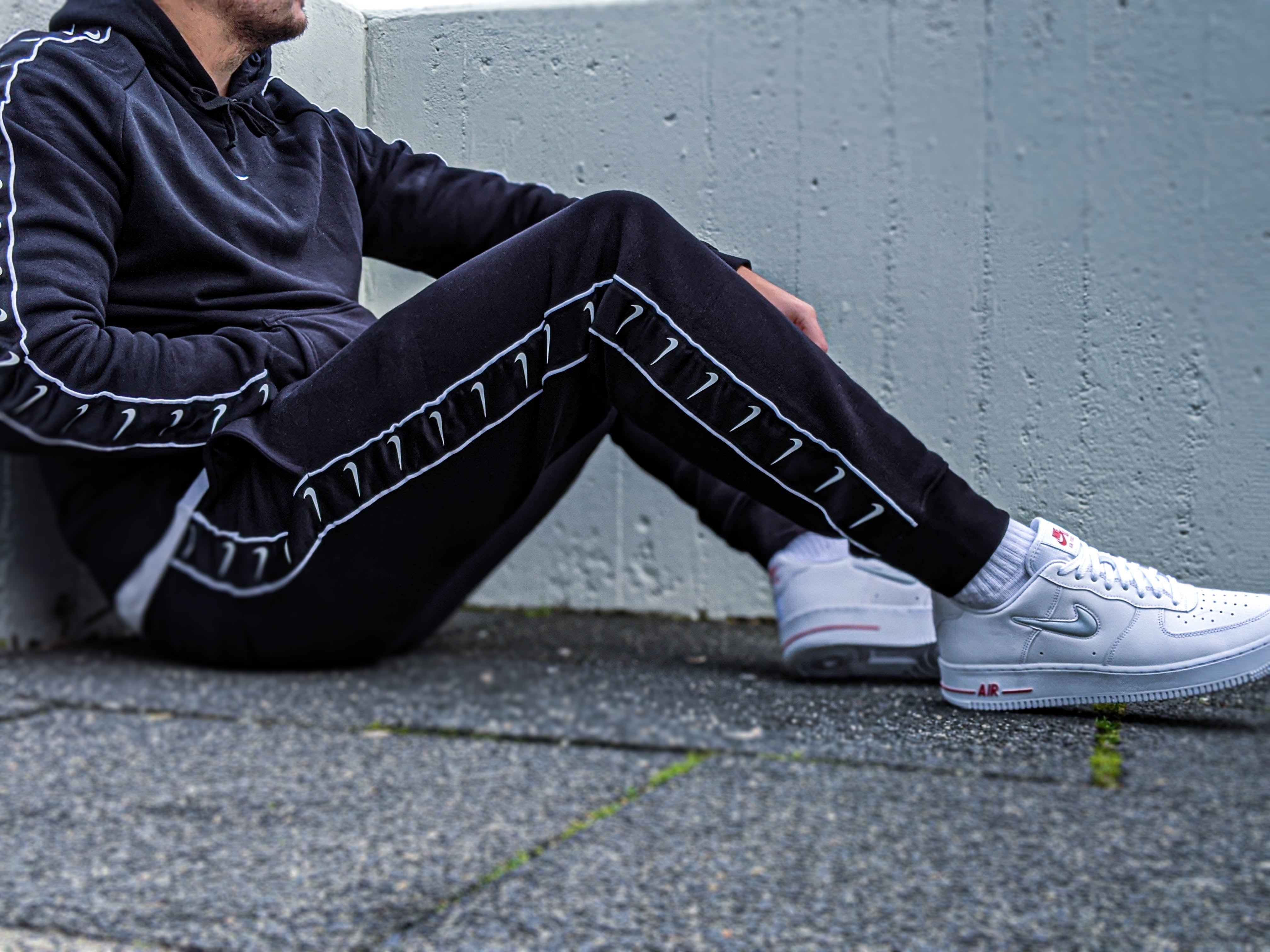 13 Ways to Style Joggers for a Sporty Look