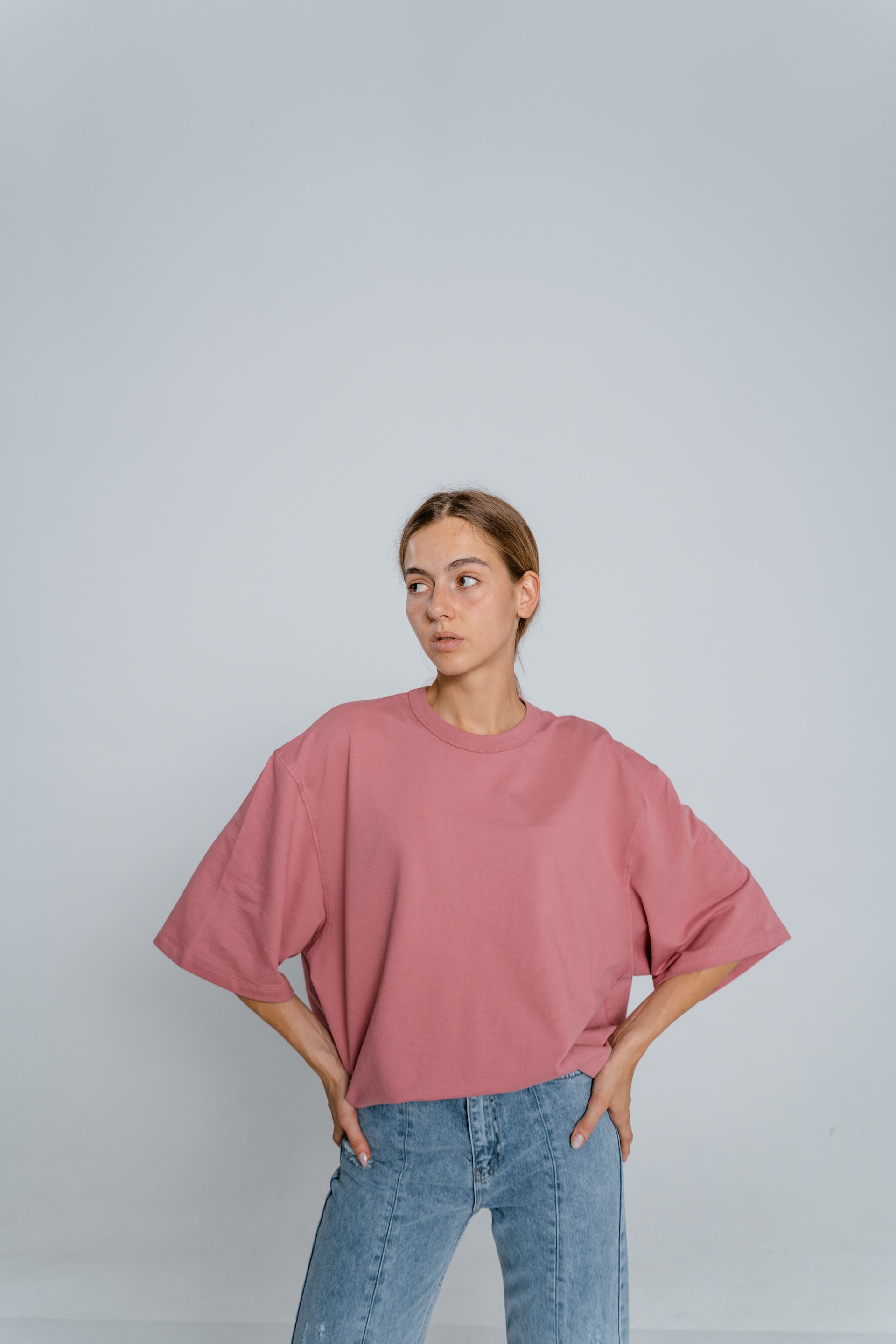 Women's Oversized T-shirt Outfit Ideas