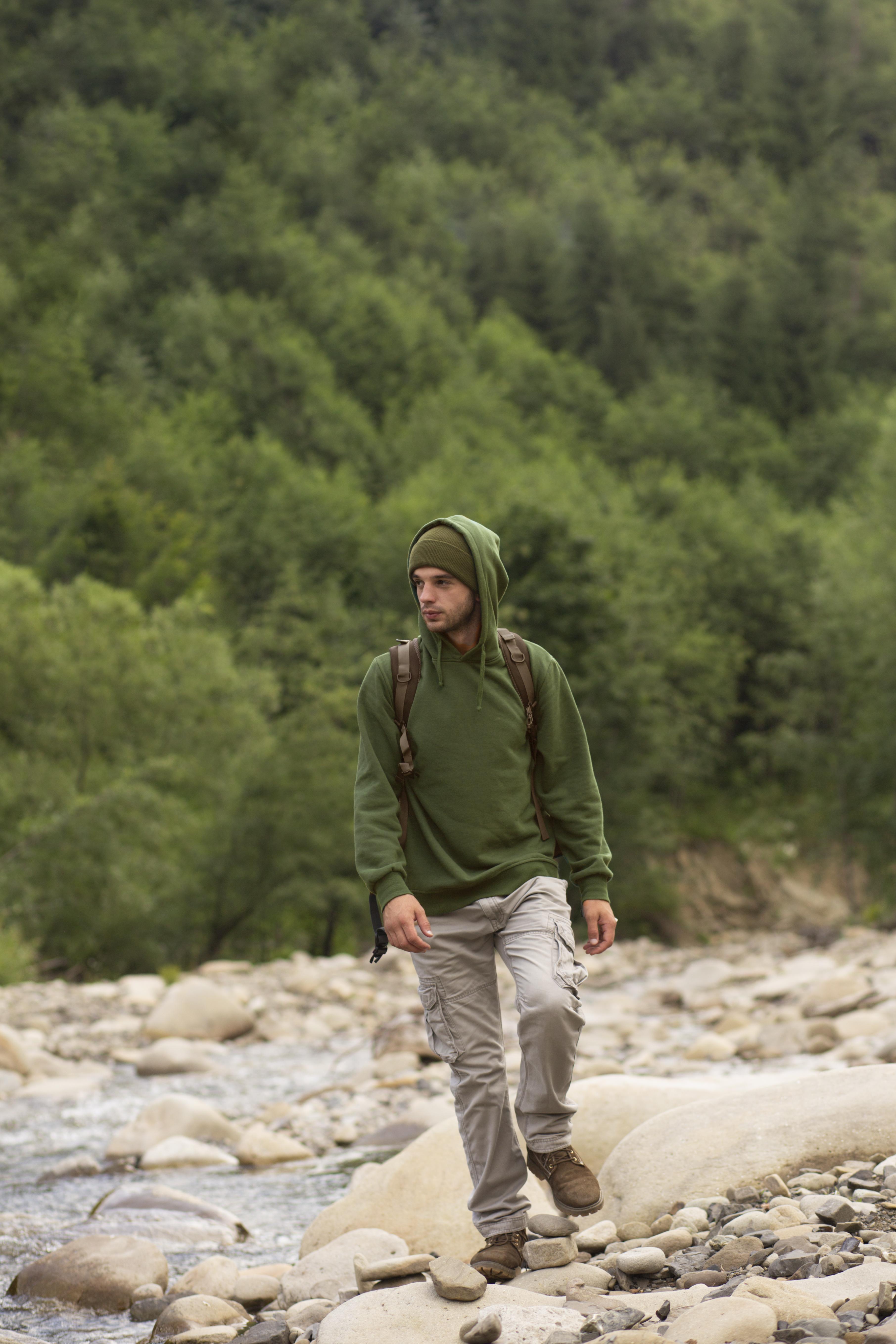 8 Stylish and Comfortable Trekking Outfits – A Comprehensive Guide
