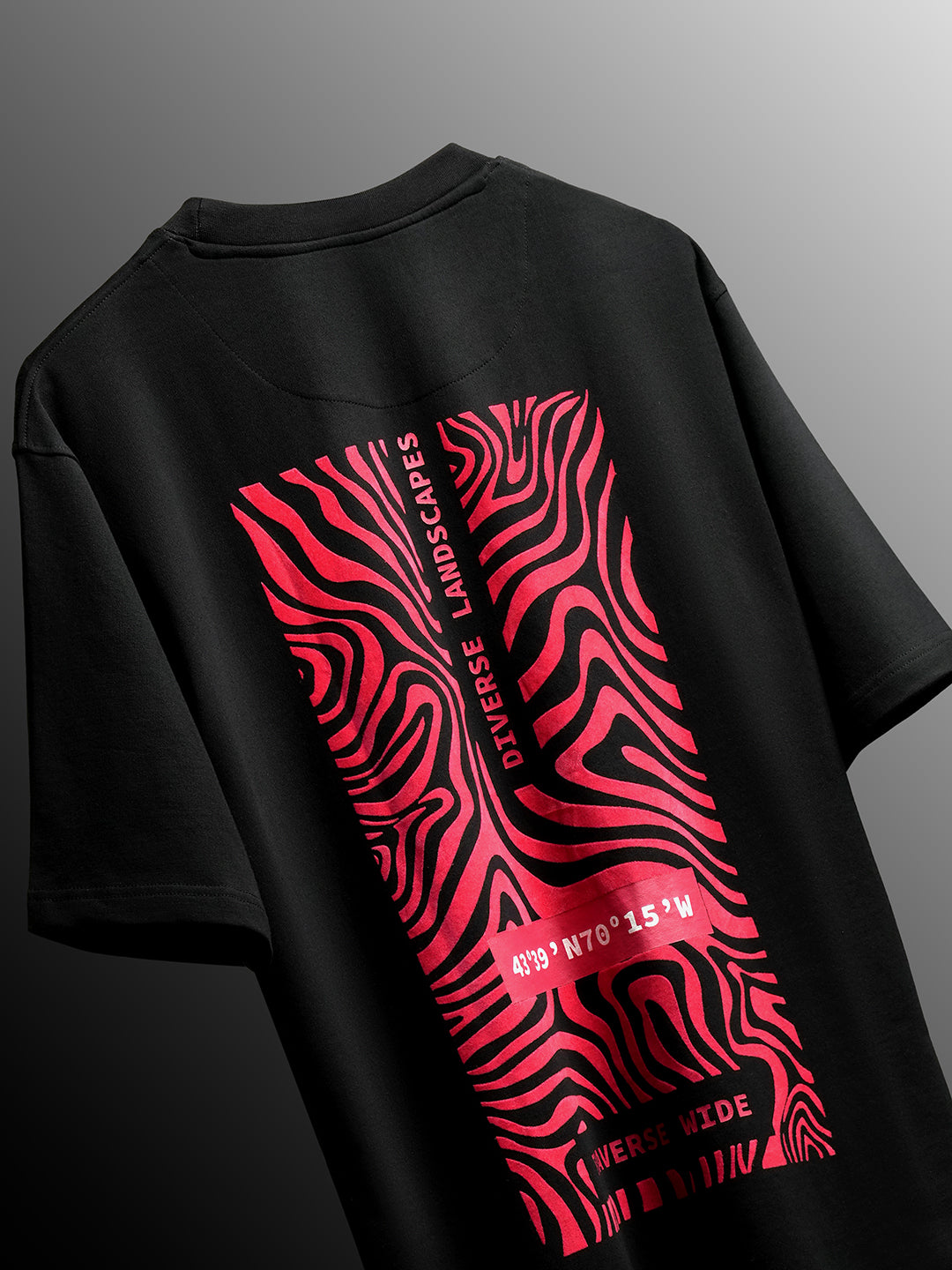 Why Heavyweight T-Shirts Are Taking Over 2025 Men’s Streetwear