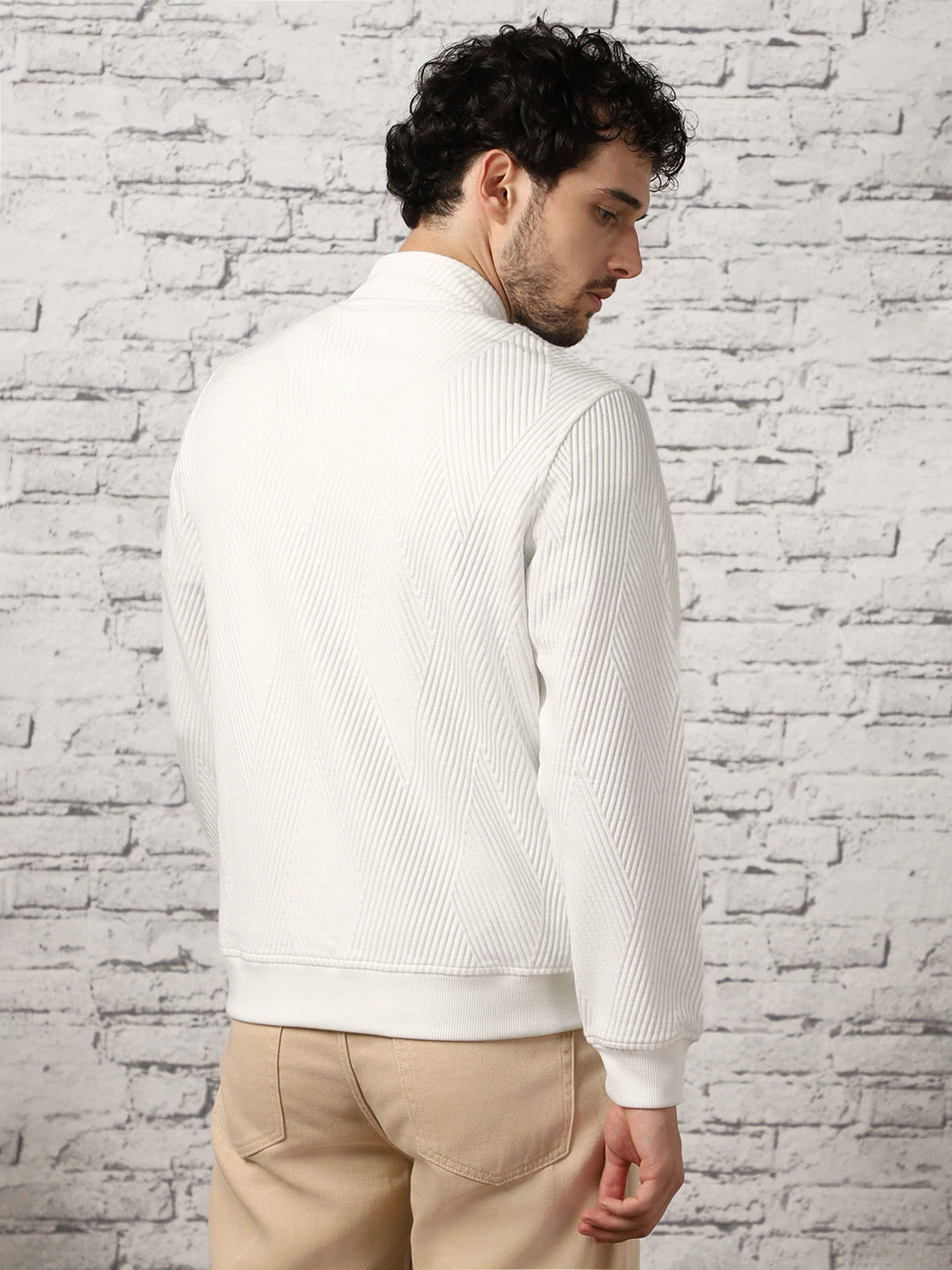 White Zigzag Quilted Zip-Up Sweatshirt