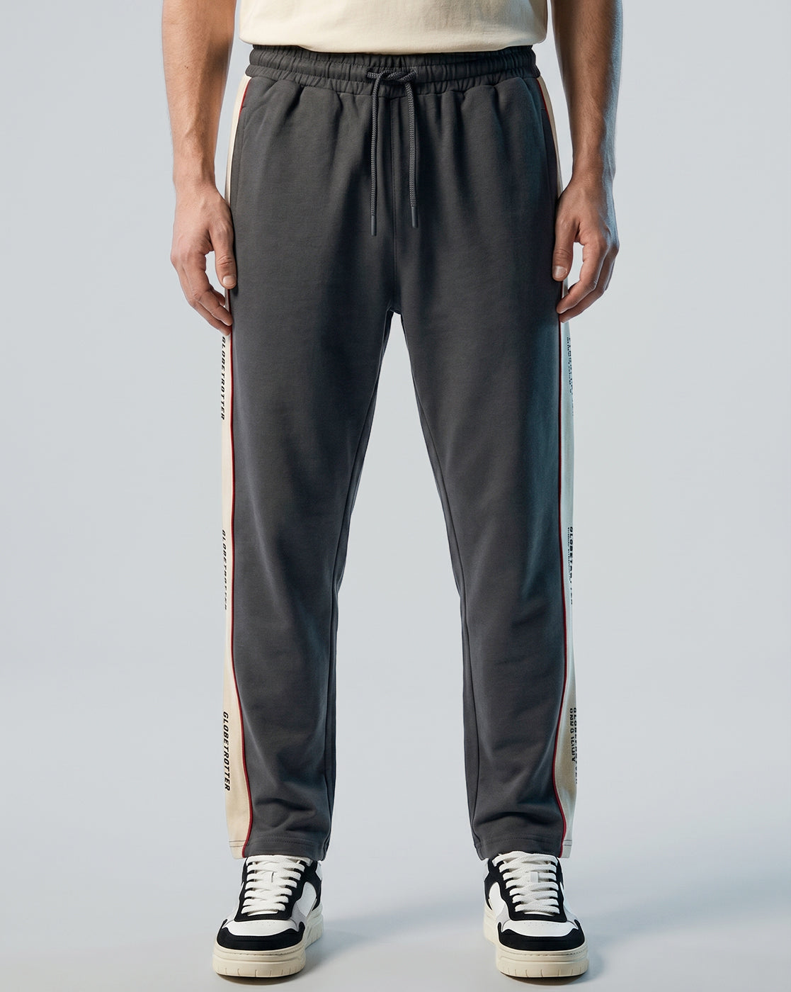 Globetrotter Straight Fit Jogger